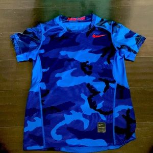 Nike Pro boys athletic t-shirt with hypercool design